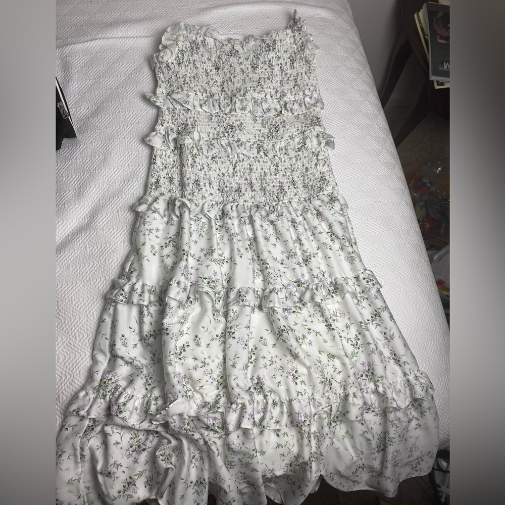 Antonio Melani Smocked Floral Ruffle Tiered Dress. Size 10 - Picture 6 of 9